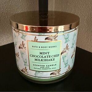 Bath & Body Works MINT CHOCOLATE CHIP MILKSHAKE  3-Wick Candle 14.5 oz. - NEW